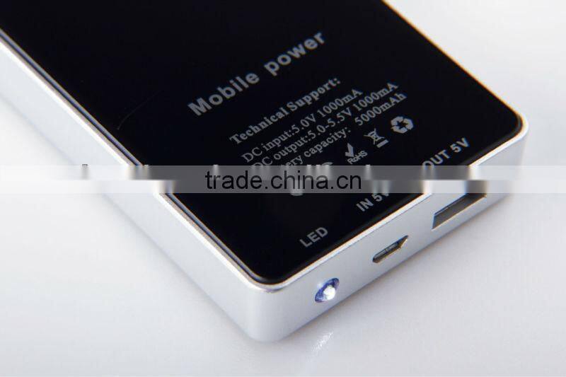 Oem promotional white rapid battery charger