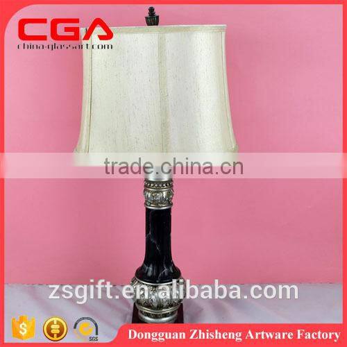 2015 wholesale fashionable classical polyresin table lamp for home decoration