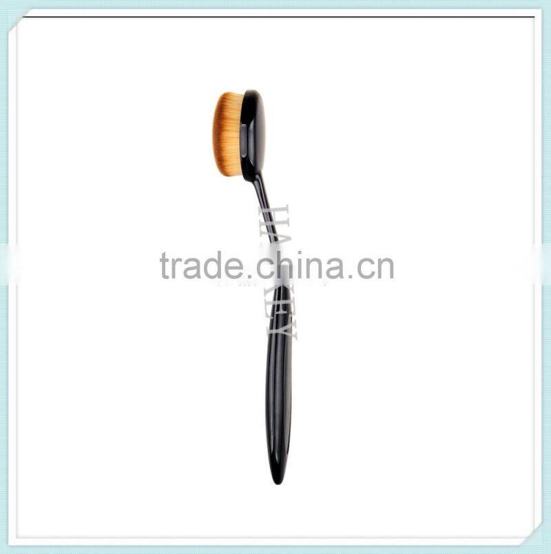 firmly squeeze oval shape foundation brush