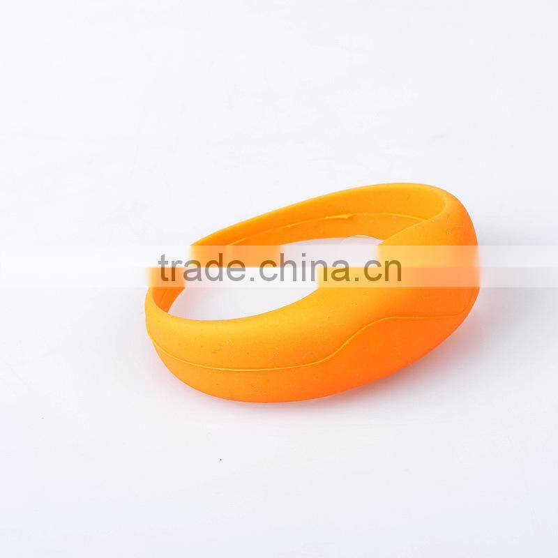 2015 Hot Sell Baseball Silicone Bracelets , Silicone Bracelets For Fundraising