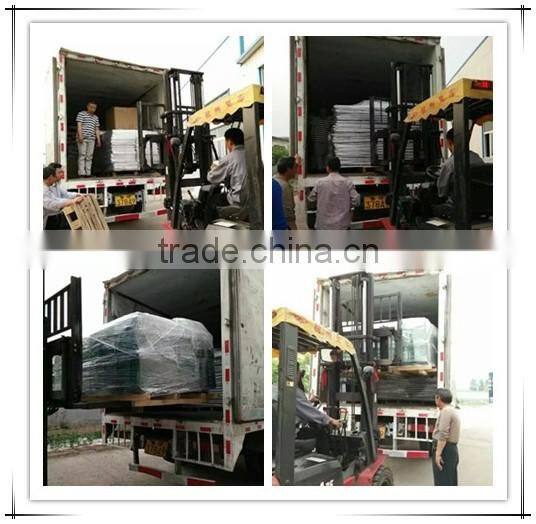 Plastic flat mesh for poultry