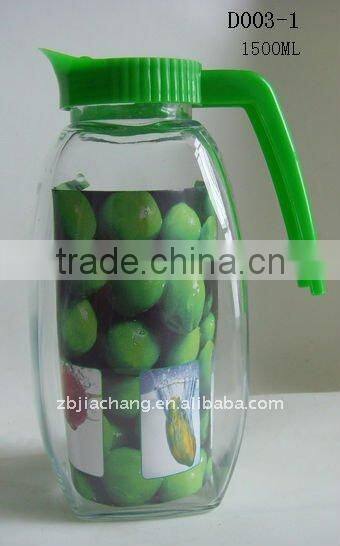 square glass beverage jar with plastic lid