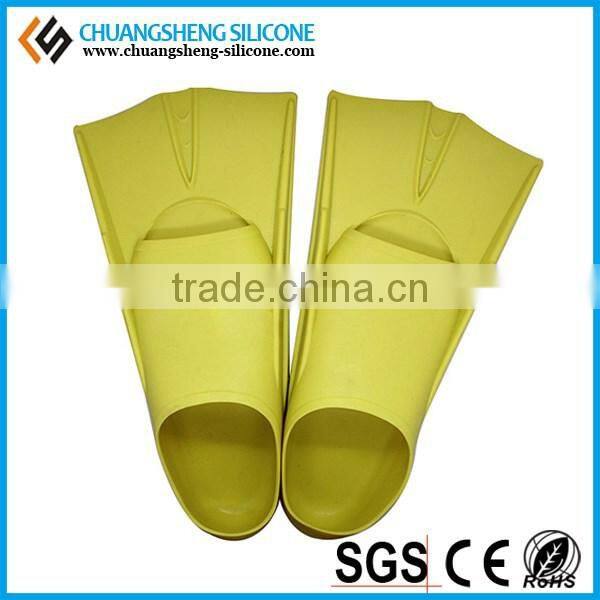 COMFORTABLE SILICONE SWIIMMING FINS WITH CLASSIC STYLE