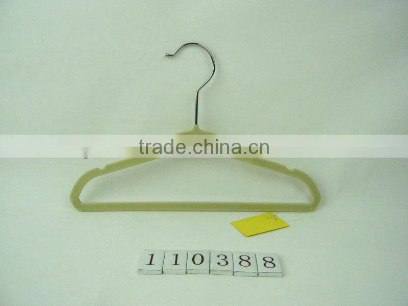 Magic non-slip soft touch velvet hanger for children