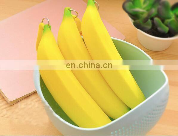 2017 Novelty Funny Silicone Portable Yellow Banana Coin Pencil Case Unique Purse Bag Wallet Pouch Keyring Hot Selling