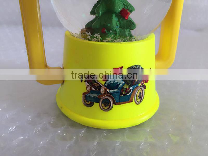 Yellow 2015 Hot Sale 45mm Polyresin Led Christmas Tree Water Globe Latern Design