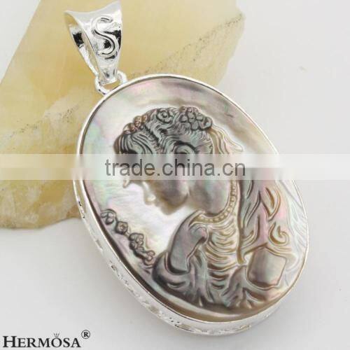 Vintage Beauty Engraved Abalone Shell 925 Sterling Silver Cameo Pendant
