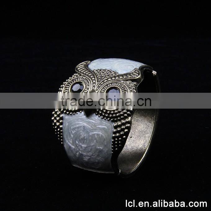 Hot sale vogue jewellers bangles, owl bracelet and bangles