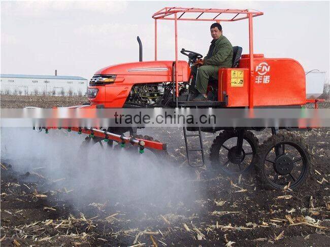 Small self-propelled agricultural sprayer machine