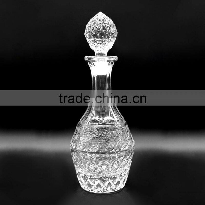 Clear decorative red wine decanter glass wine bottle with crystal cork