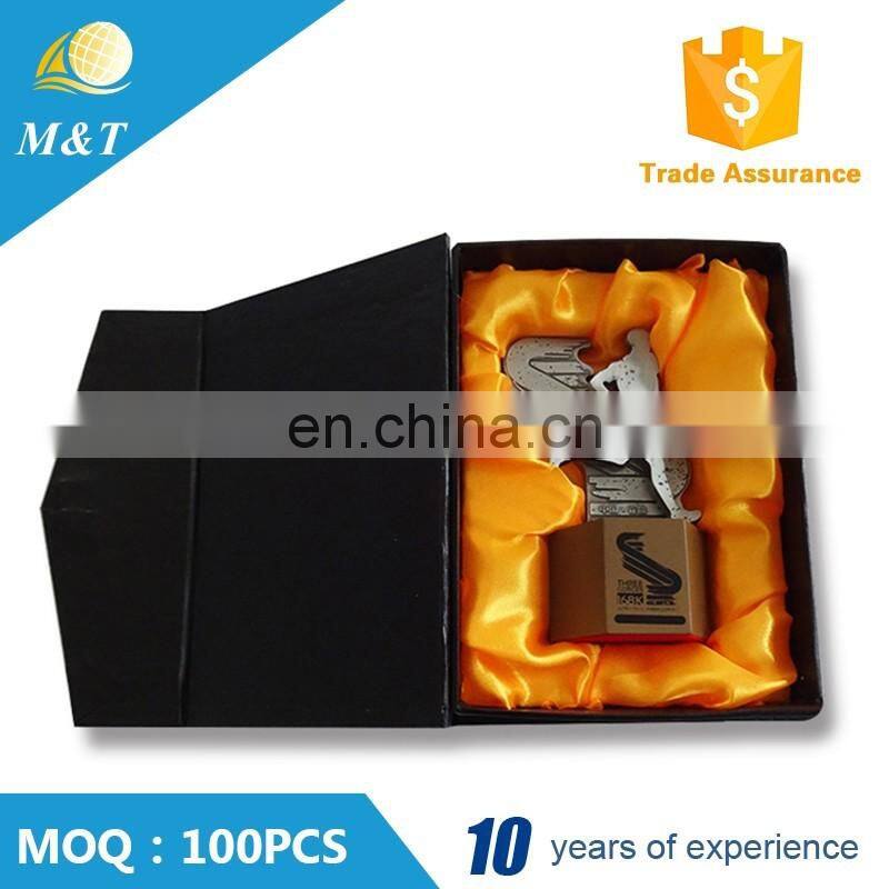 Custom cheap metal sports souvenir medal and trophy holder china new medals and trophies