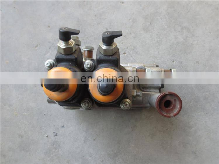 Sinotruk Howo Truck Engine Parts Fuel System Fuel Pump R61540080101