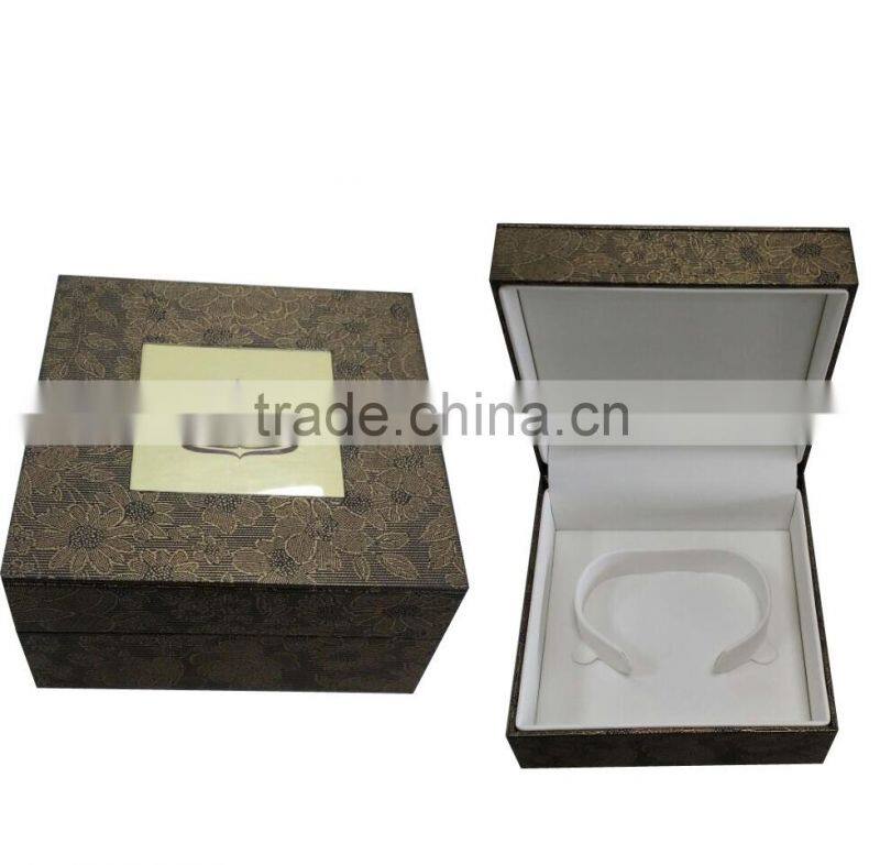 oblong plastic hinge necklace box