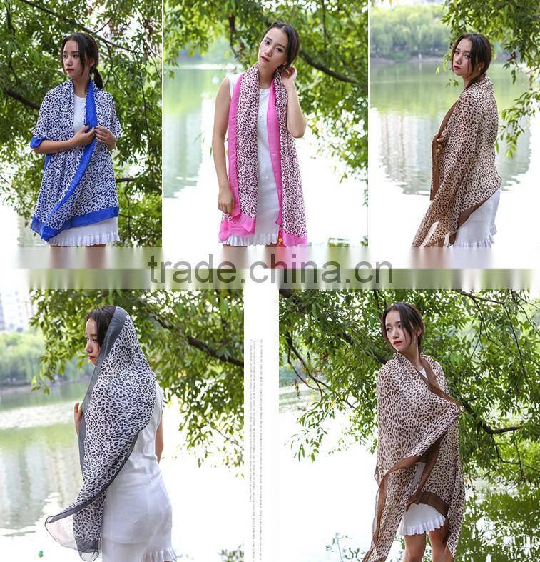 Degital Printed Oversize Leopard Ladies Women's Silk Neck Shawl and Scarf