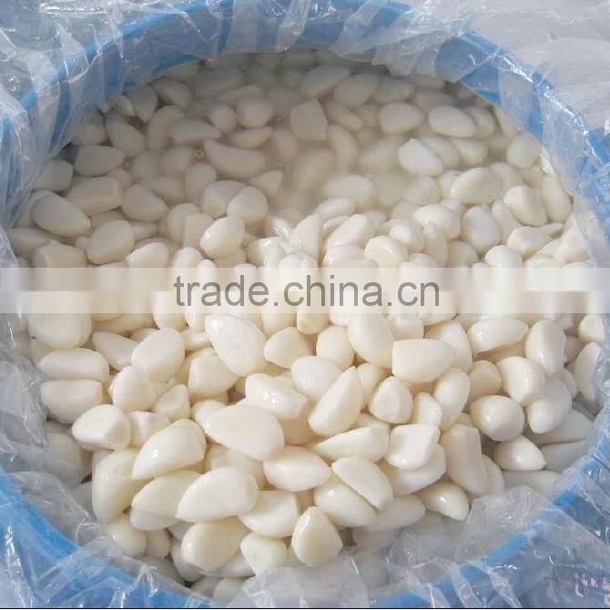 SALTED PEELED GARLIC