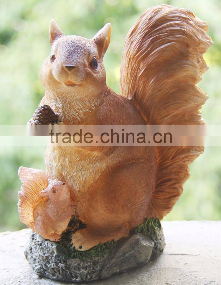 Resin Squirrel Carry Pinecone Solar Garden Animal Night Lights