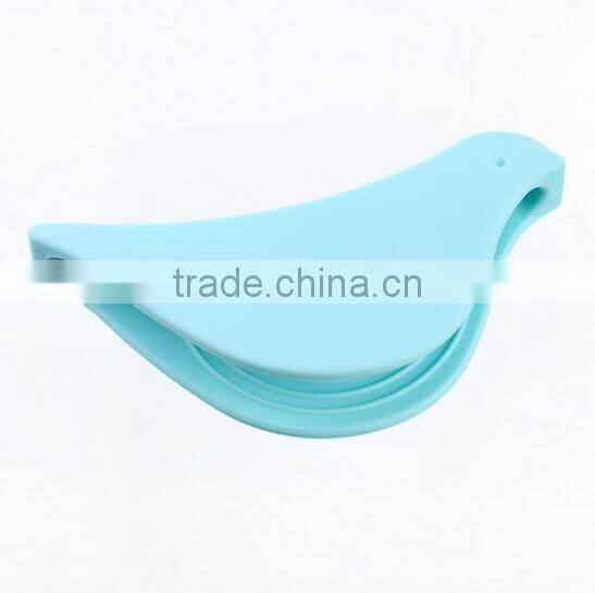 2017 new product bird shaped silicone oven rack guard grill gloves