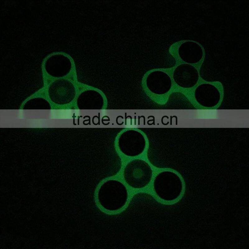 Hot sale in USA new mould Desk Toys luminous hand spinner manufacturer supplier