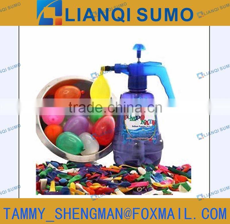 Plastic water balloons pumper bottle