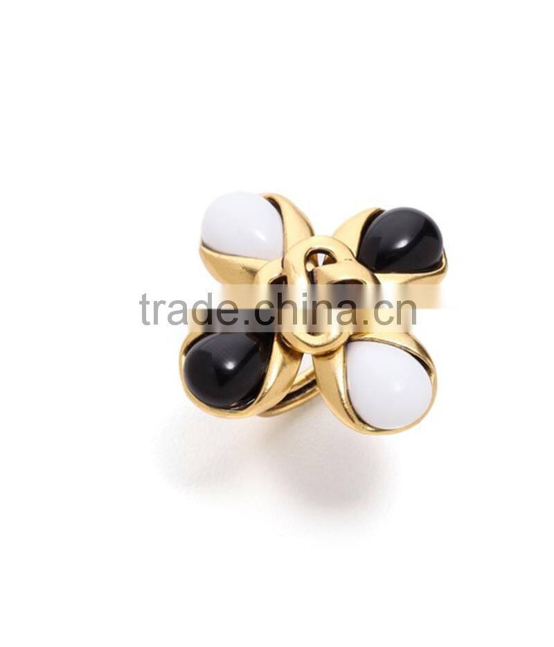 Hot sale Flower shape o ring Gold plated & Adjustable ring with stone