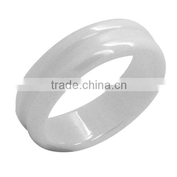 Fashion white ceramic ring with grooves