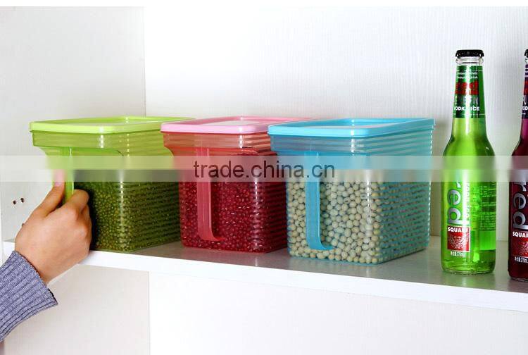 Sealed storage box in refrigerator with handle --green