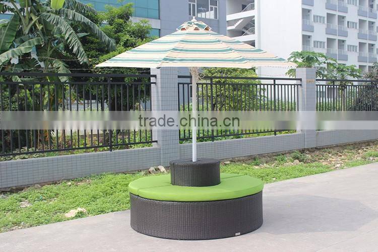 Middle Pole Outdoor Beach Umbrella With Seater