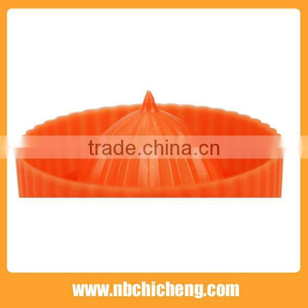 2015 wholesale Lemon Squeezer hand mini automatic lemon juicer