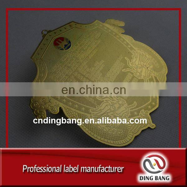 Wholesale High Grade Metal Card Type And Bottle Decoration Use Custom Stamped Custom Embossed Gold Foil Metal Wine Tag With Hole