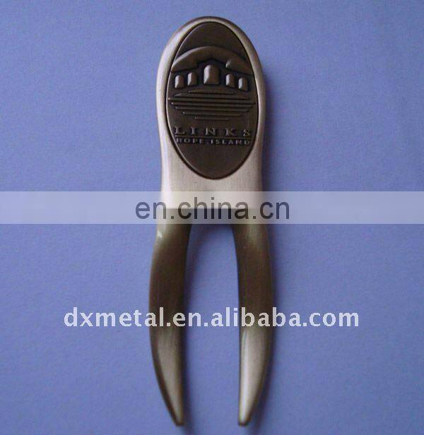 metal golf pitchfork golf divot tool