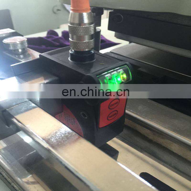 UTM420 Automatic pvc shrink label flatbed die cutting sheeting machine, Flat bed adhesive trademark label Cutter