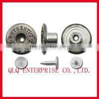 Nine Claw Shaped Button