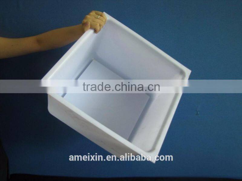 Plastic vacuum formed refrigerator liner