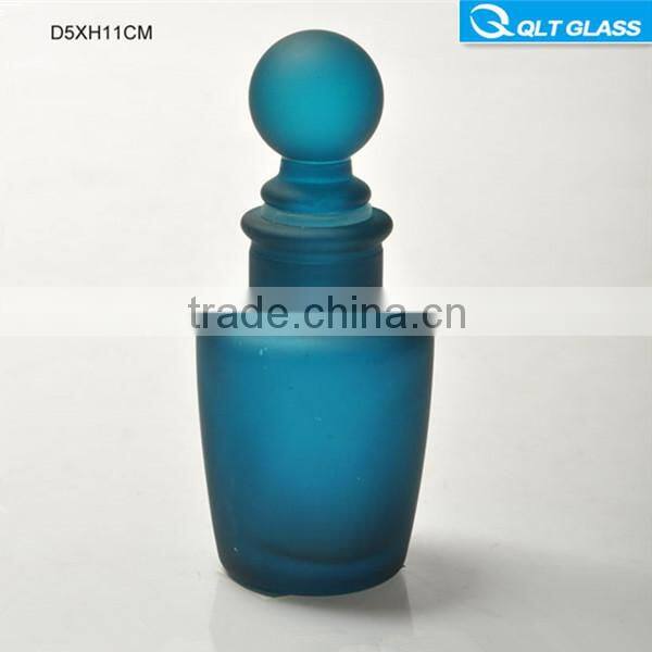 30ml New designed embossing glass perfume bottle price for woman