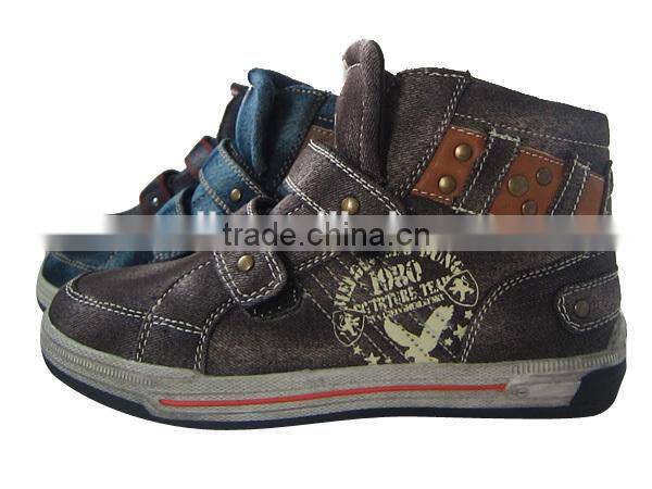 Latest children snow boots with high cut upper