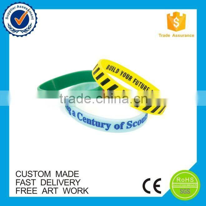China eco-friendly cheap glowing popular wristband customized