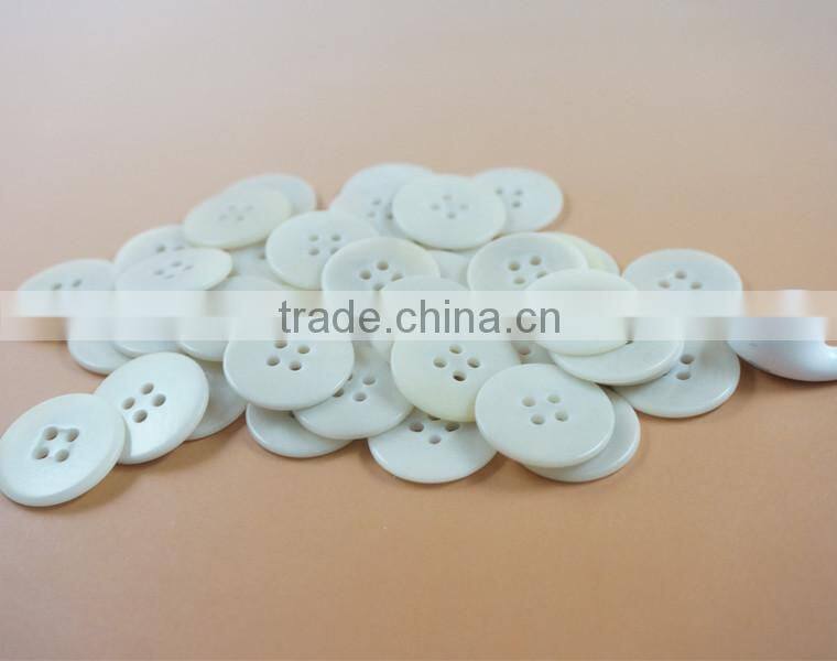 Fancy 4 Holes High Quality Flat White Natural Corozo Nut Buttons