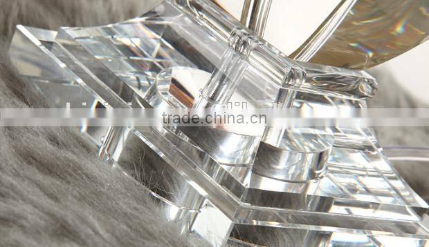 Medal shape design K9 clear crystal table lamp with fabric lampshade