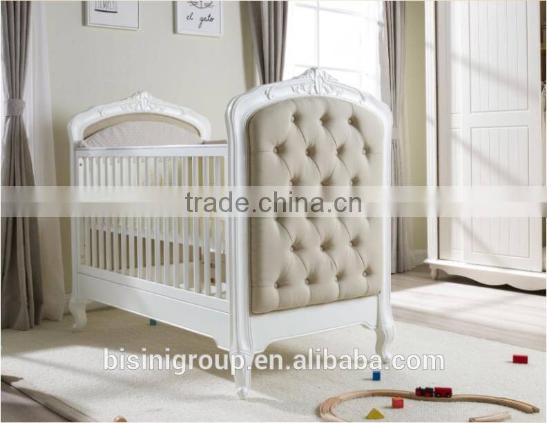 French Style Elegant Portable Baby Bed, Environmental Wooden Baby Crib