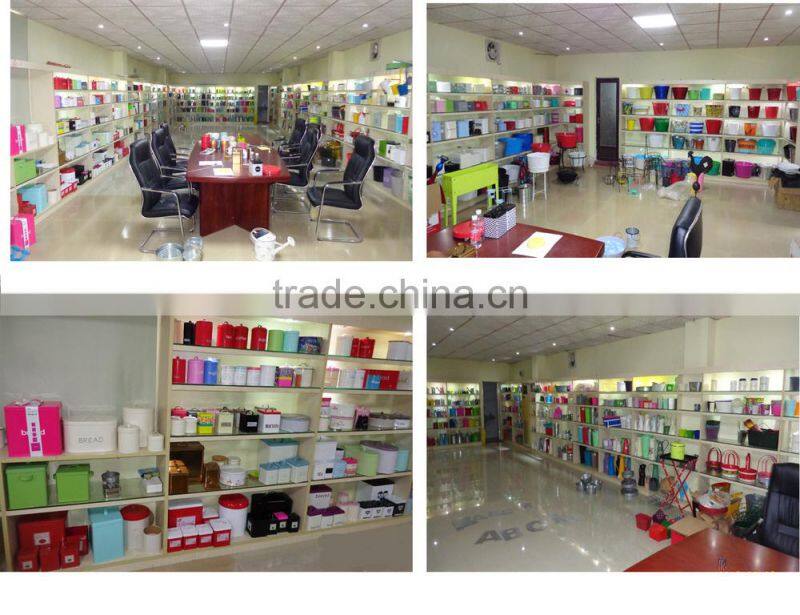 Set of 3 Garden Planter Pots with Drainage Holes