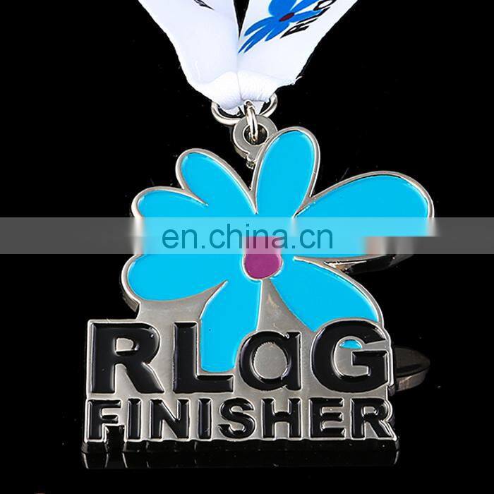 2016 new style canada maple leaf shaped casting metal medal