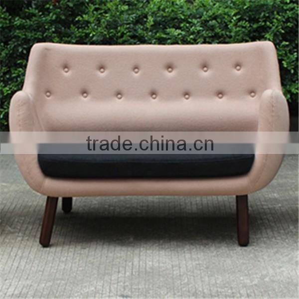 2 seats Finn Juhl wood legs Pelican chair