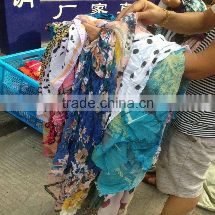 0.58USD New Material Wholesale Assorted Cheap Stock Newest Fashional Beautiful Lady Silk And Jacquard Printed Scarf ( XSH001 )