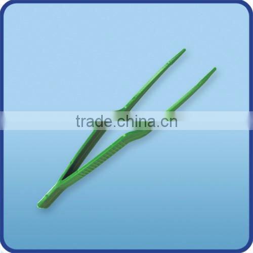 Disposable sterile wound dressing pack/custom tweezers