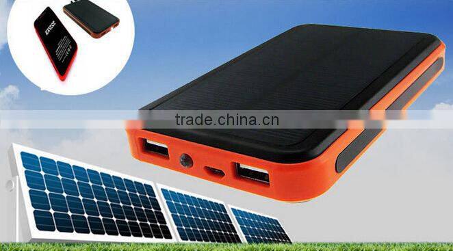 2015 hotly selling 10000mah waterproof mobile phone solar charger for Iphone Samsung Cell phone