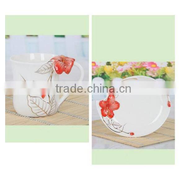 Wholesale porcelain hibiscus gold traced tea cups and saucers sets