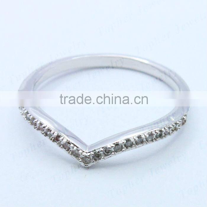 Rhodium plated solid 925 sterling silver ring with AAA zircon