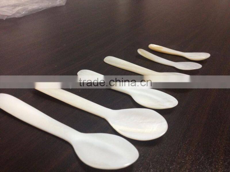 natural shell mother pearl spoon for tasting caviar