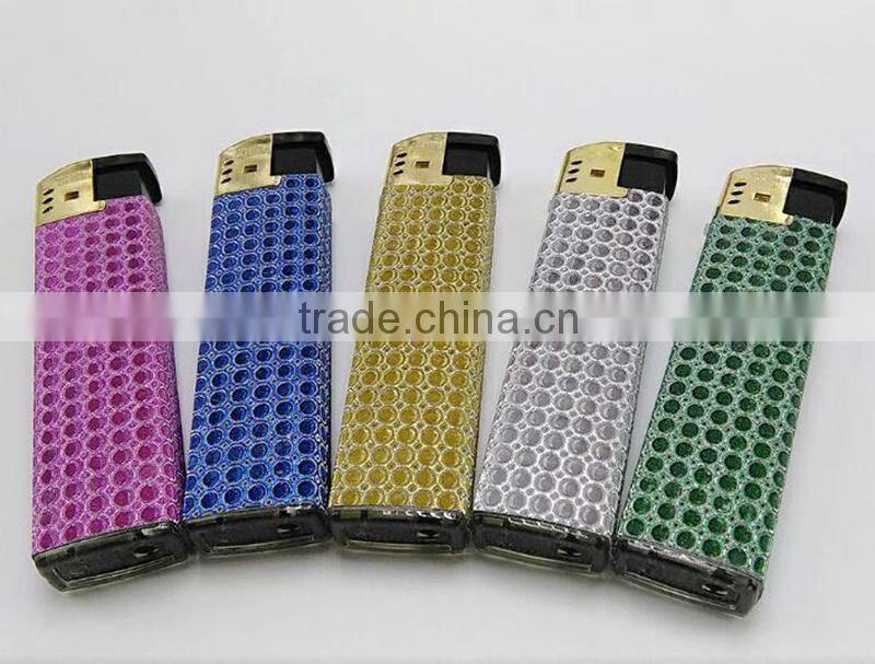 Bright colors gold cap windproof cigarette case with win lighter rhinestone
