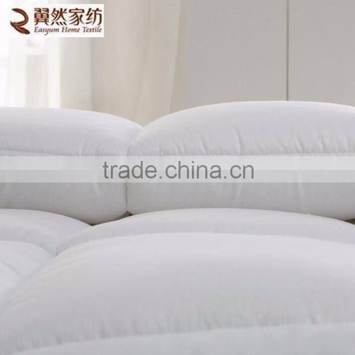 100% Polyester Fabric Hollowfiber Filled Comforter